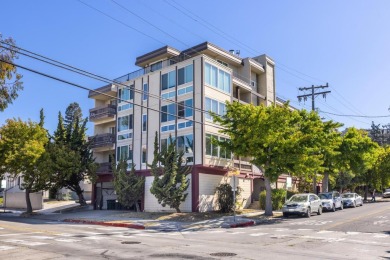 Beach Condo For Sale in Berkeley, California