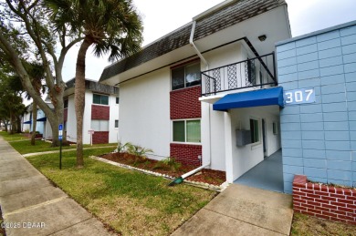 Beach Condo For Sale in South Daytona, Florida