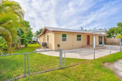 Beach Home For Sale in Rockland Key, Florida