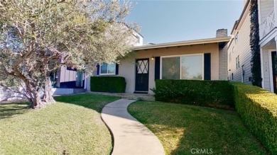 Beach Townhome/Townhouse Sale Pending in Corona Del Mar, California