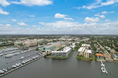Beach Condo For Sale in Lantana, Florida