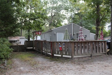 Beach Home For Sale in Baiting Hollow, New York