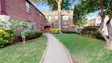 Beach Condo Sale Pending in East Elmhurst, New York