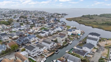 Beach Home For Sale in Lindenhurst, New York