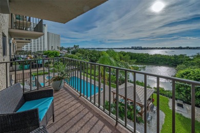 Beach Condo For Sale in South Pasadena, Florida