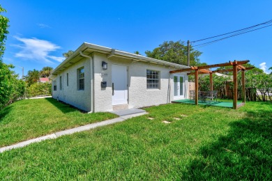 Beach Home For Sale in West Palm Beach, Florida