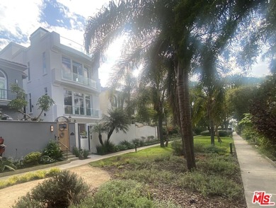 Beach Home For Sale in Marina Del Rey, California