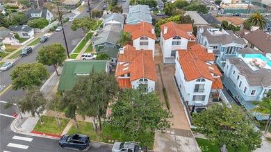 Beach Townhome/Townhouse Sale Pending in Redondo Beach, California