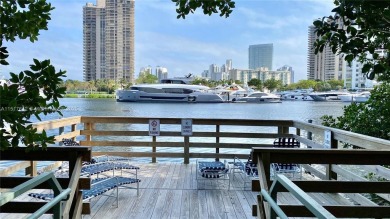 Beach Condo For Sale in Aventura, Florida
