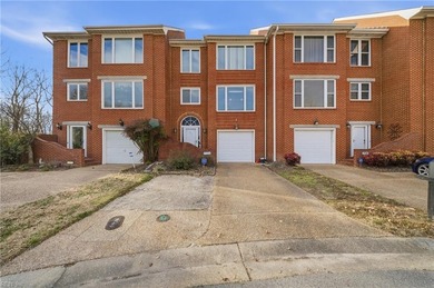 Beach Townhome/Townhouse For Sale in Suffolk, Virginia