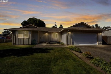 Beach Home For Sale in Florence, Oregon