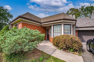 Beach Condo Sale Pending in Bay Shore, New York