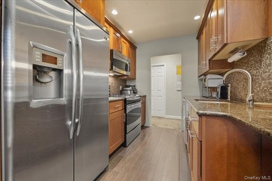 Beach Home For Sale in East Rockaway, New York