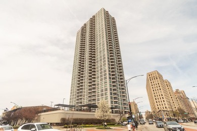 Beach Condo Active Under Contract in Chicago, Illinois
