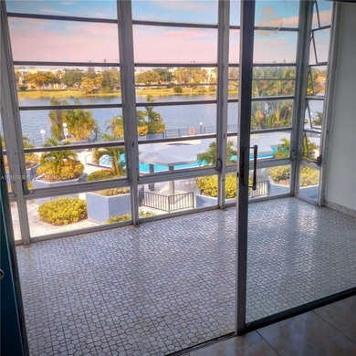 Beach Condo For Sale in Miami, Florida