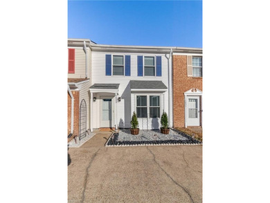 Beach Townhome/Townhouse For Sale in Virginia Beach, Virginia
