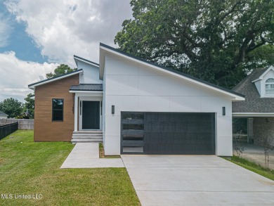 Beach Home For Sale in Gulfport, Mississippi