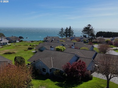 Beach Townhome/Townhouse For Sale in Brookings, Oregon