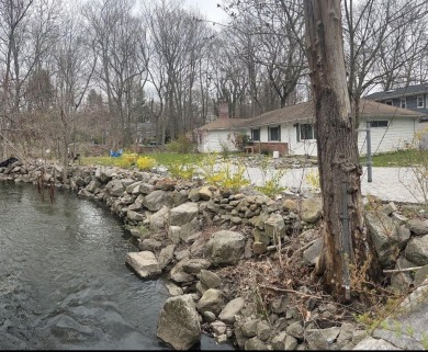 Beach Home For Sale in Mamaroneck, New York