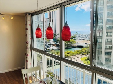 Beach Condo For Sale in Honolulu, Hawaii