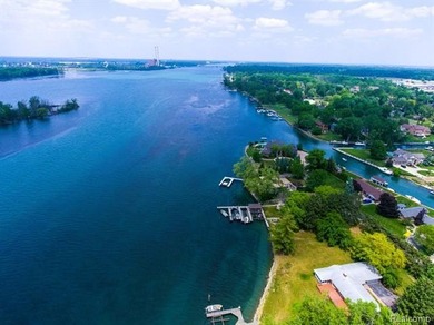 Beach Lot For Sale in Grosse Ile, Michigan