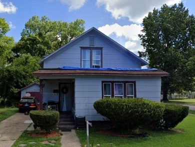 Beach Home For Sale in Benton Harbor, Michigan