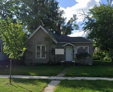 Beach Home For Sale in Benton Harbor, Michigan