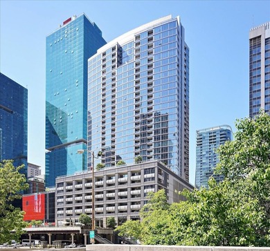 Beach Condo Active Under Contract in Chicago, Illinois