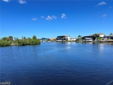 Beach Lot For Sale in Cape Coral, Florida