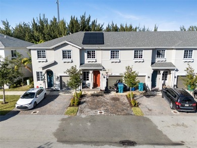 Beach Townhome/Townhouse For Sale in Miami, Florida