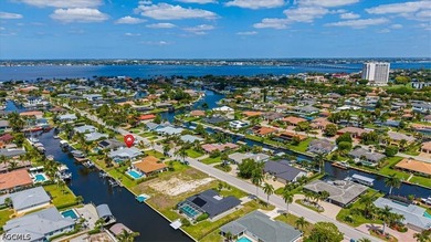 Beach Home For Sale in Fort Myers, Florida