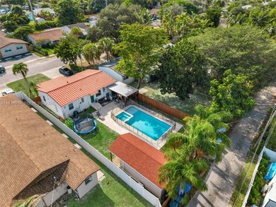 Beach Home For Sale in Hollywood, Florida