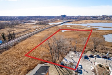 Beach Lot Sale Pending in Douglaston, New York