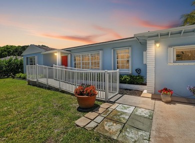 Beach Home For Sale in Boca Raton, Florida