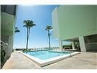 Beach Condo For Sale in Plantation Key, Florida