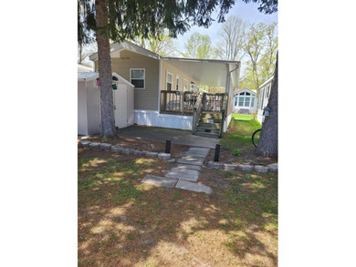 Beach Condo Sale Pending in Saugatuck, Michigan