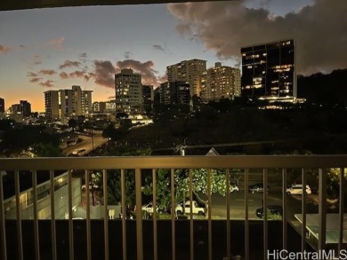 Beach Condo For Sale in Honolulu, Hawaii