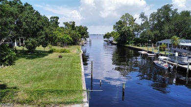Beach Home For Sale in North Fort Myers, Florida