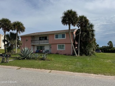 Beach Home Sale Pending in Daytona Beach, Florida
