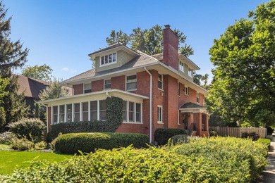 Beach Home For Sale in Evanston, Illinois