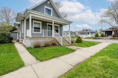 Beach Home For Sale in Saint Joseph, Michigan