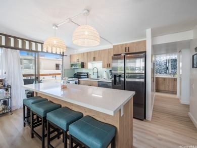 Beach Condo For Sale in Honolulu, Hawaii