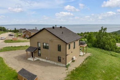 Beach Home For Sale in Petite-Rivière-Saint-FrançOis, 