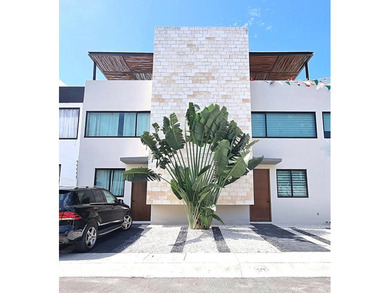 Townhome/Townhouse For Sale in Playa Del Carmen image photo picture