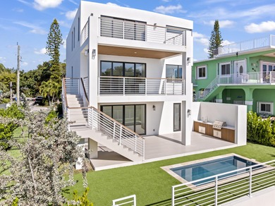 Beach Home For Sale in Plantation Key, Florida