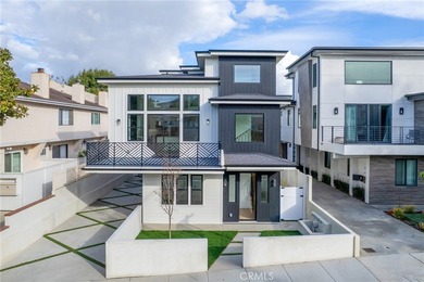 Beach Townhome/Townhouse For Sale in Redondo Beach, California
