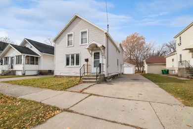 Beach Home For Sale in Green Bay, Wisconsin