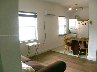 Beach Condo For Sale in Miami Beach, Florida