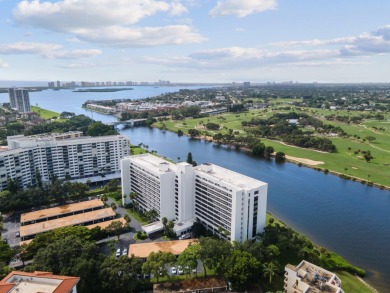 Beach Condo For Sale in North Palm Beach, Florida