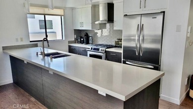 Beach Townhome/Townhouse For Sale in El Segundo, California